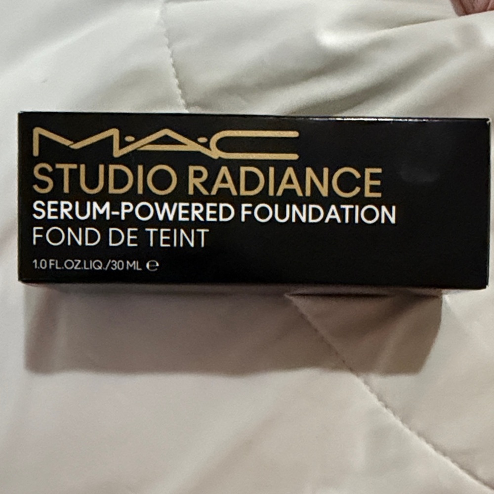MAC Cosmetics Studio Radiance Serum-Powered Foundation